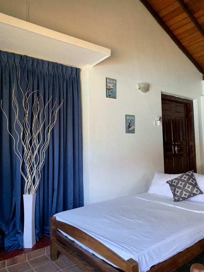 Airy Dale Villa And Guesthouse Ambalangoda  Exteriör bild